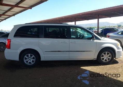 2012 Chrysler Town & Country Touring из США, поврежденный, VIN 2C4RC1BG7CR282212